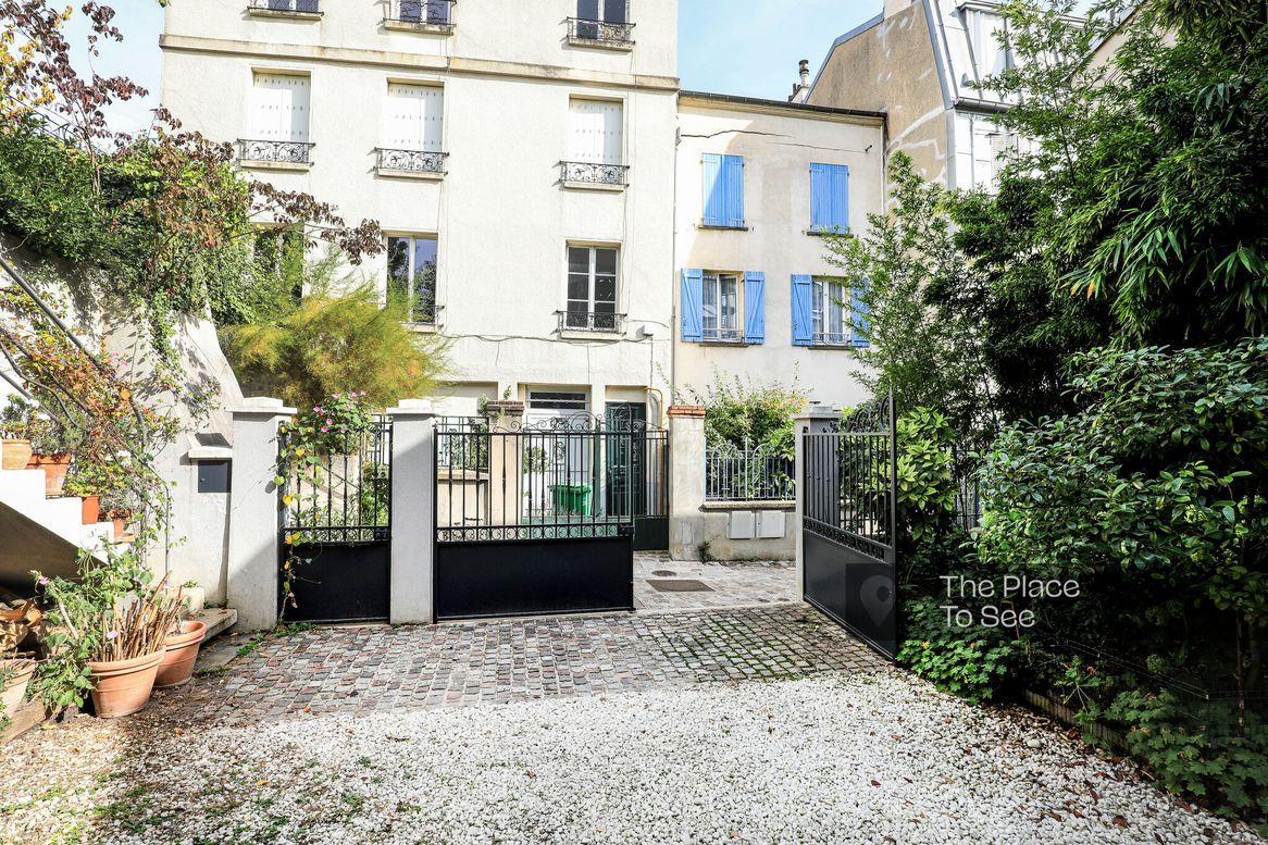 Cour