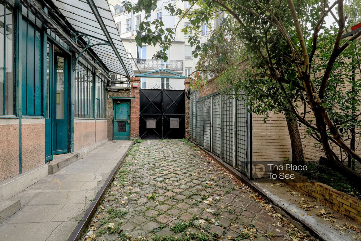 Cour