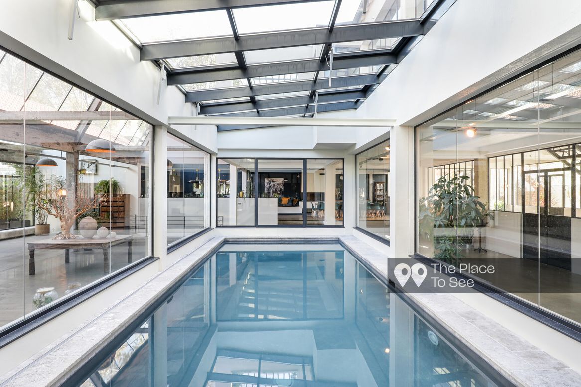 Piscine intérieure