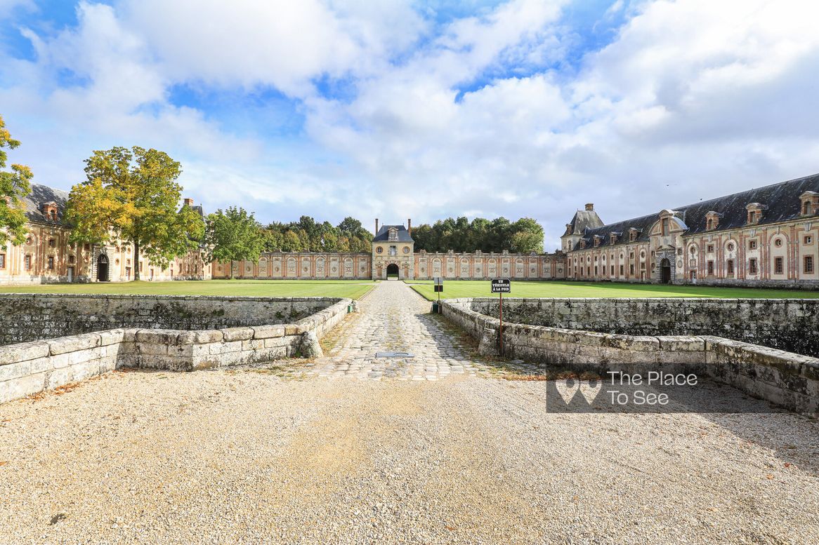 Cour