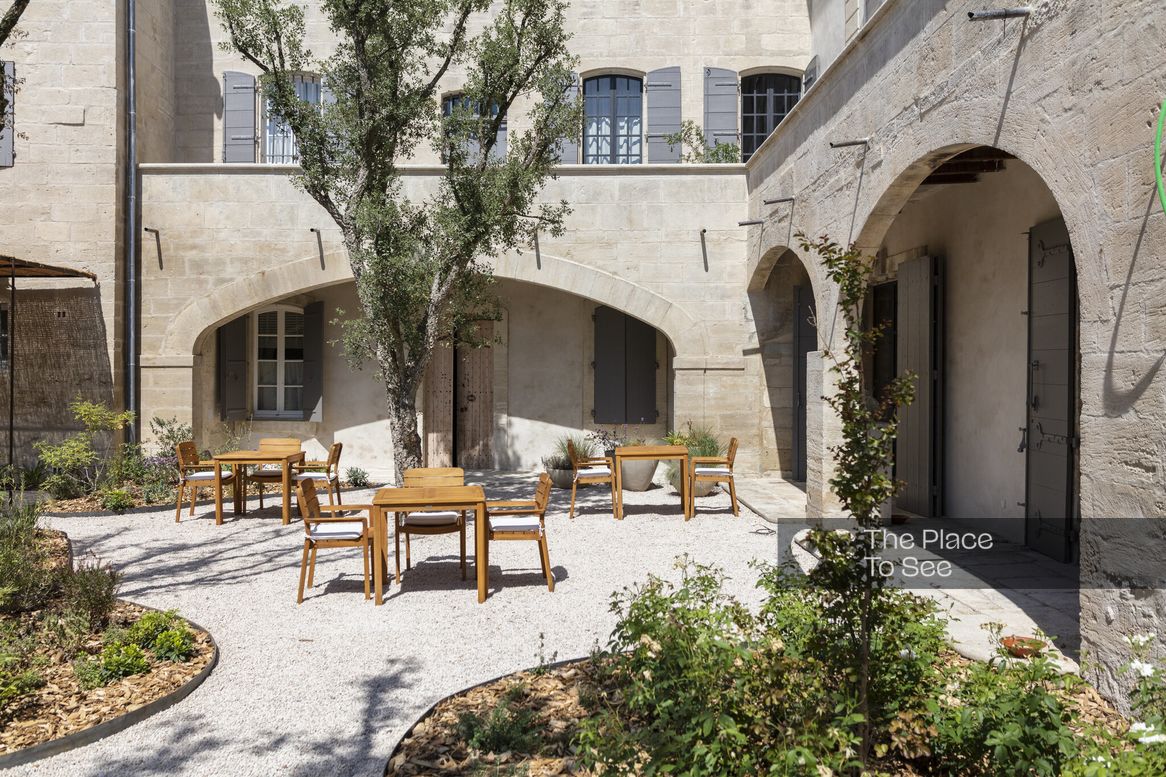 Cour