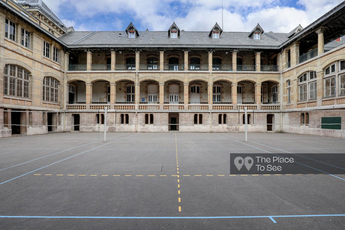 Cour