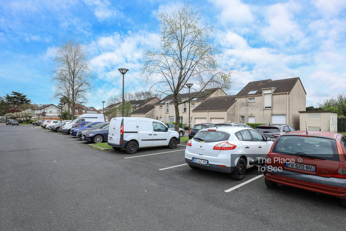 Parking Exterieur