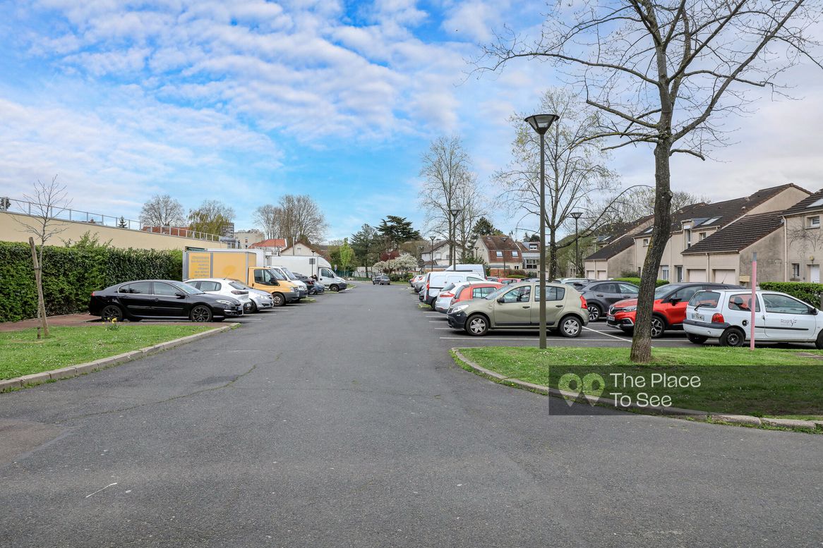Parking Exterieur