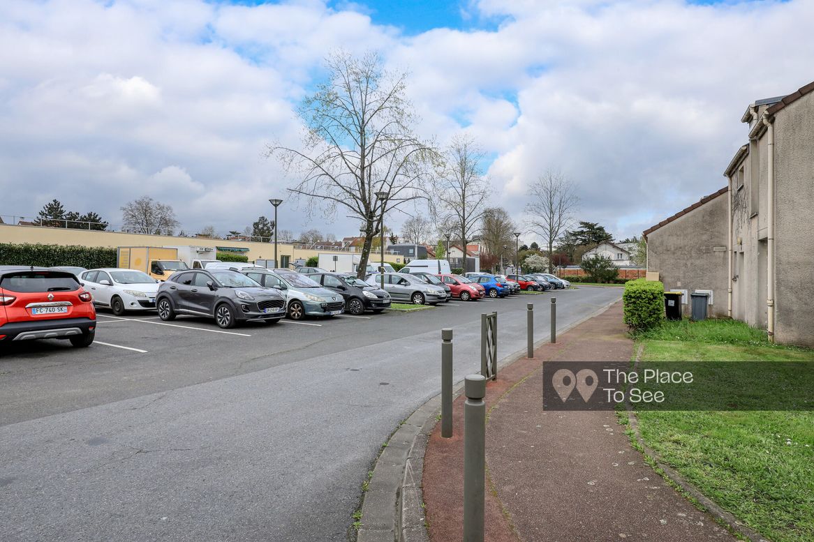 Parking Exterieur