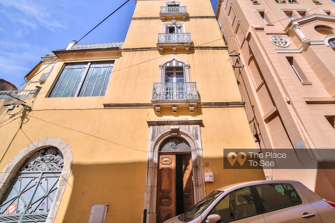 Façade