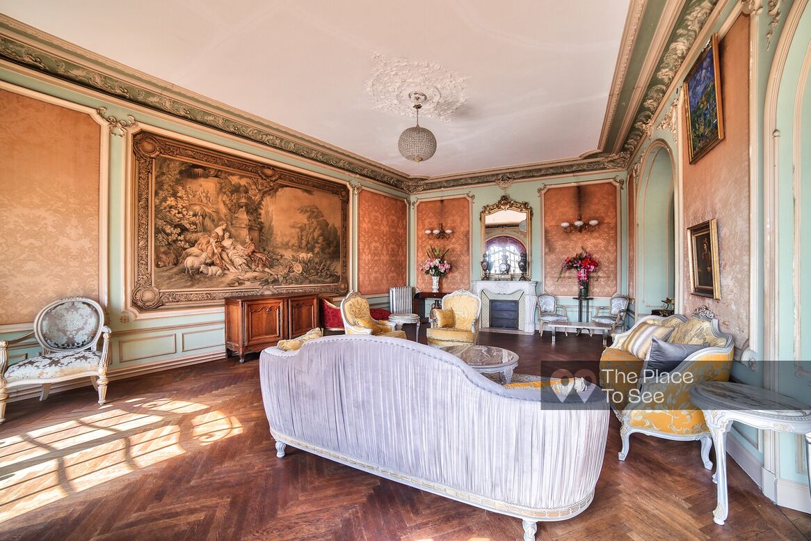 Salon