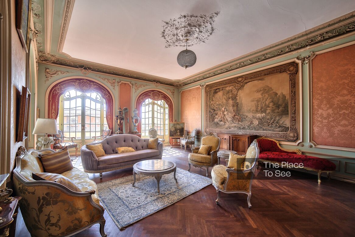 Salon