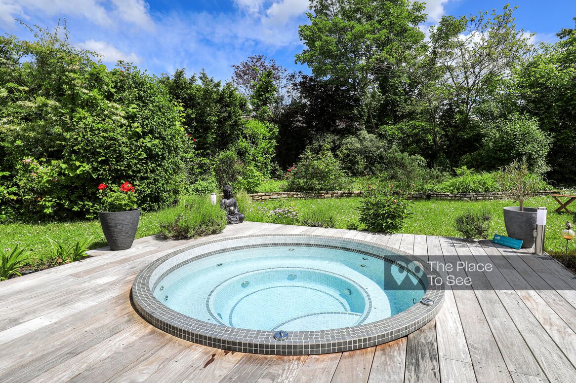 Jacuzzi