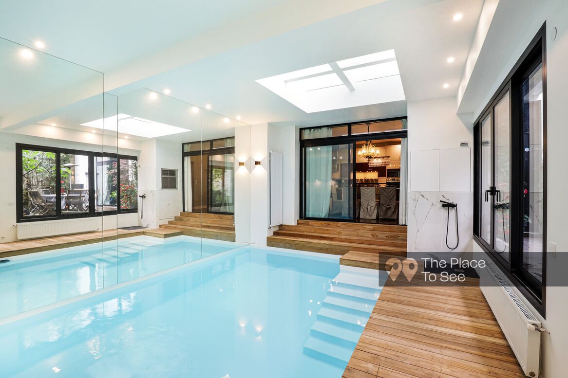 Piscine intérieure