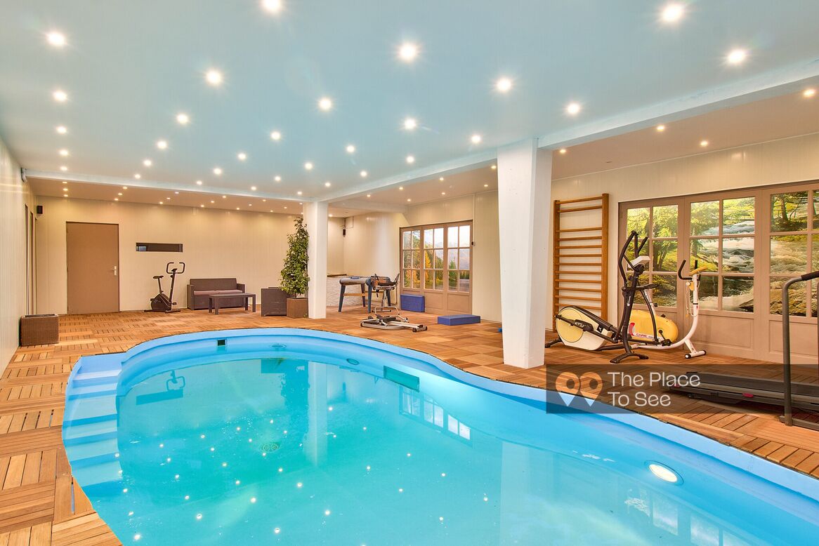 Piscine intérieure