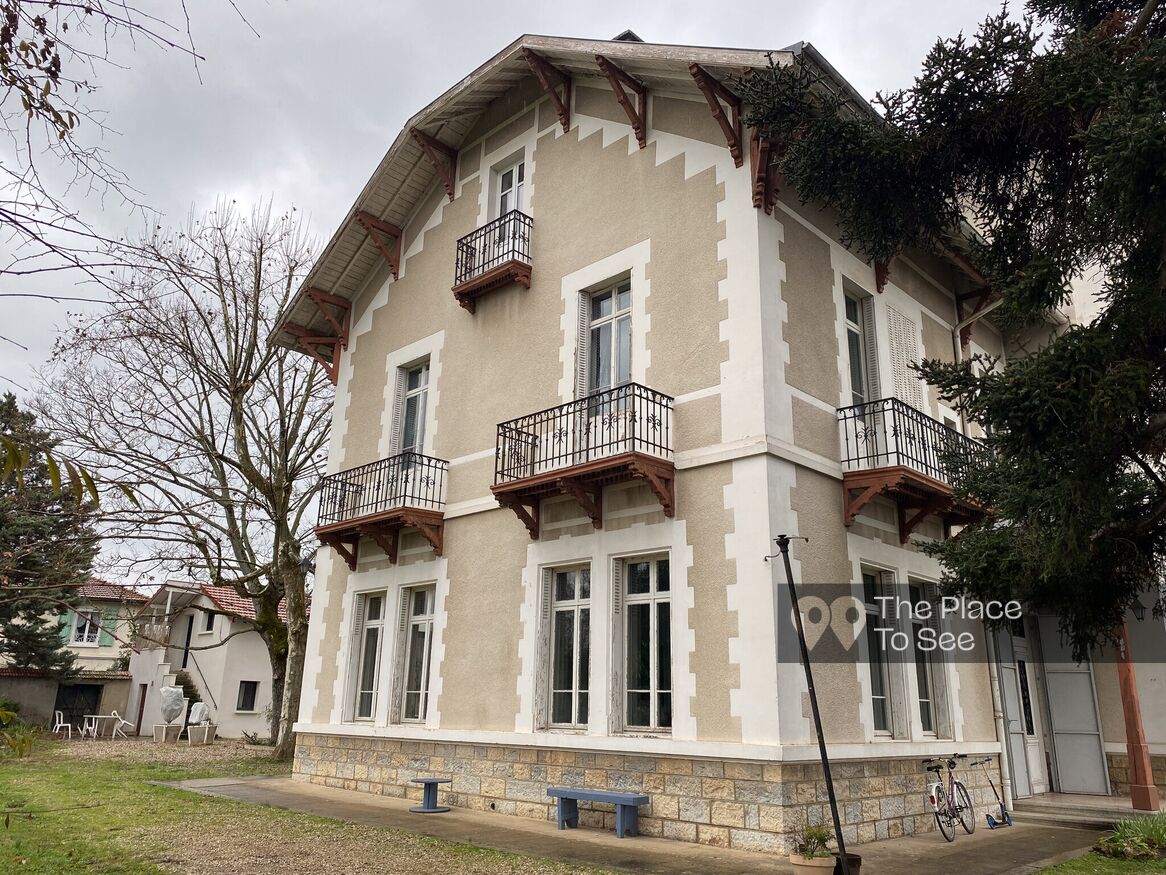 Façade