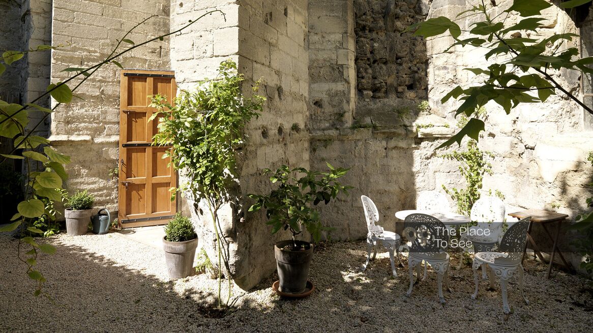 Cour
