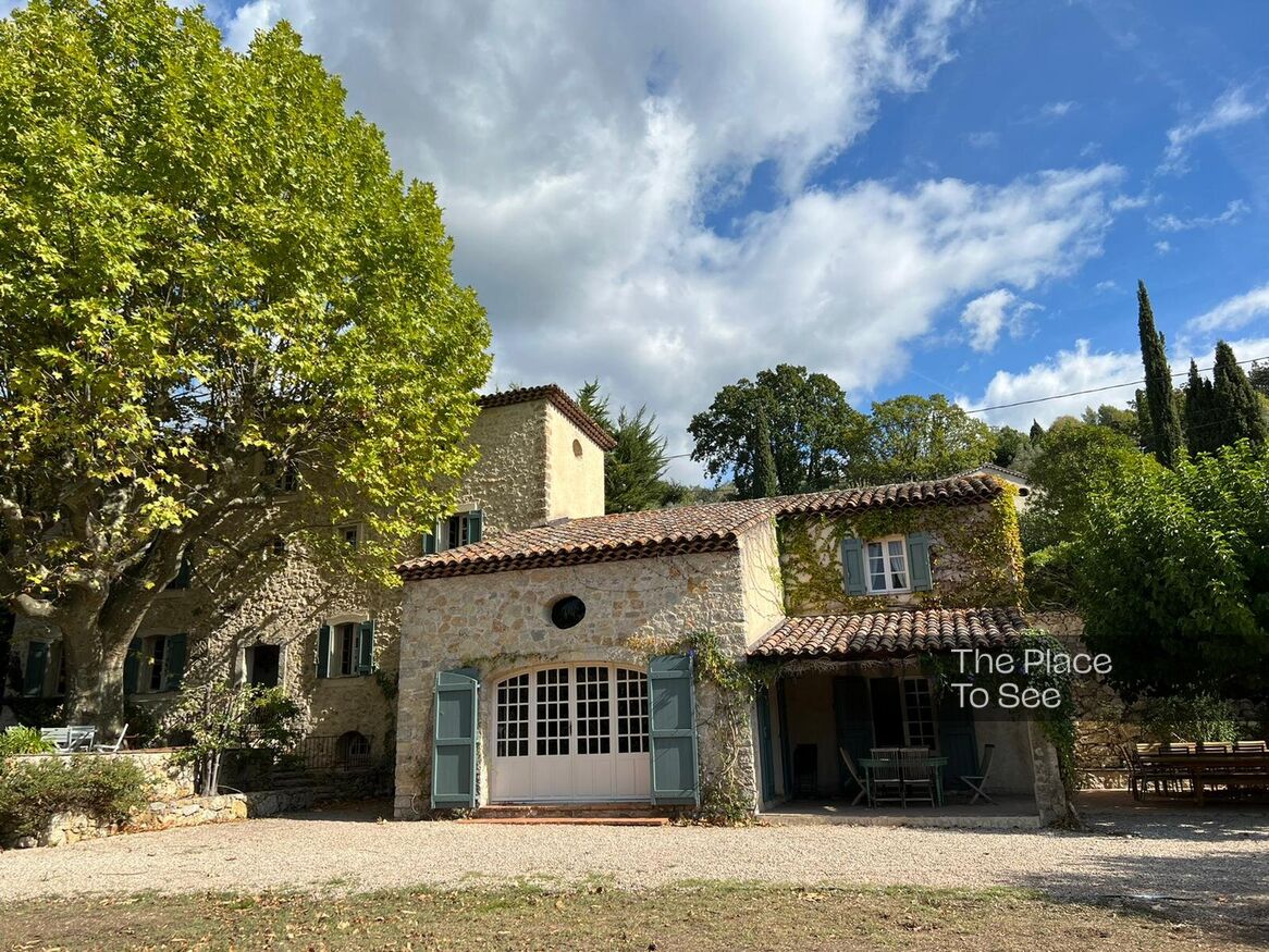 Façade