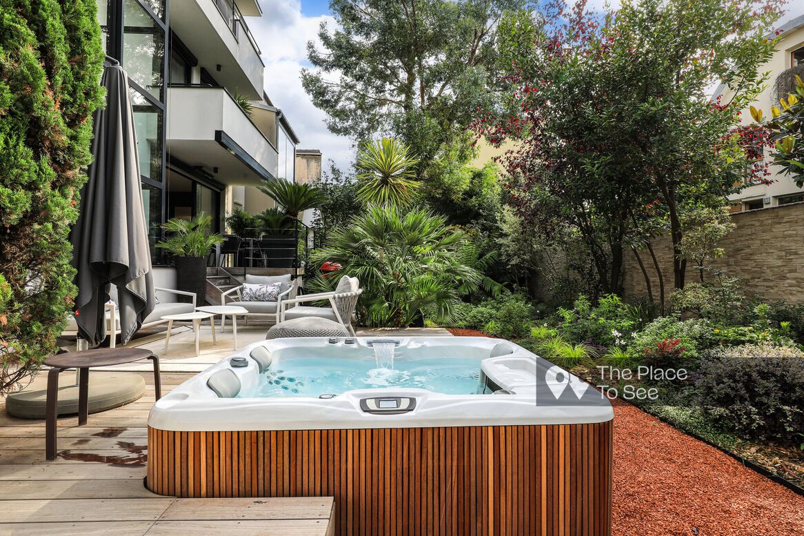 Jacuzzi