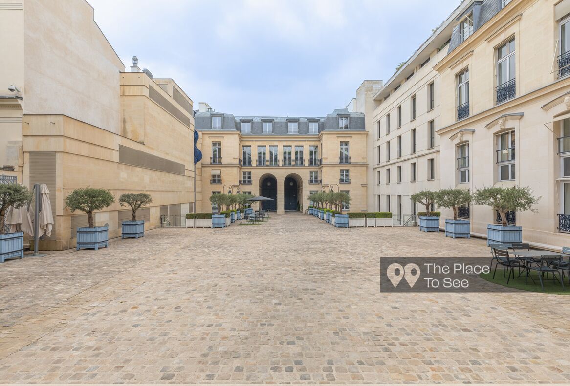 Cour