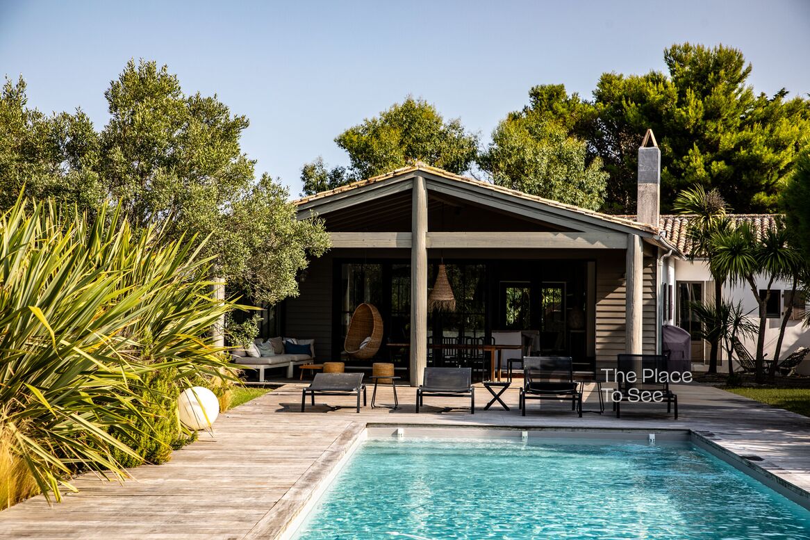 Outdoor swimming pool