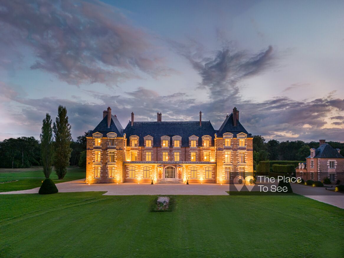 chateau au crépuscule