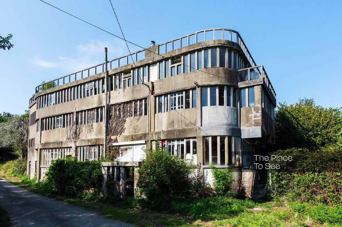 Façade