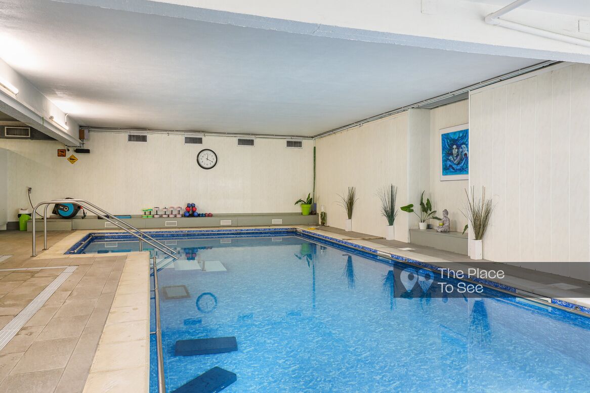Piscine intérieure