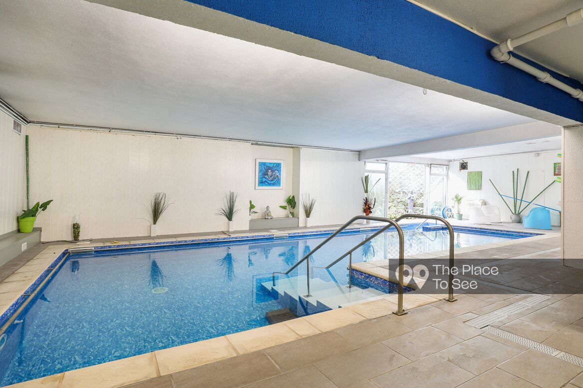 Piscine intérieure