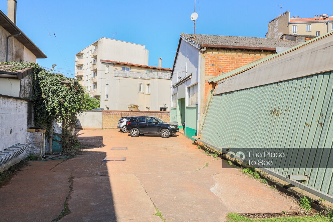 Parking Exterieur