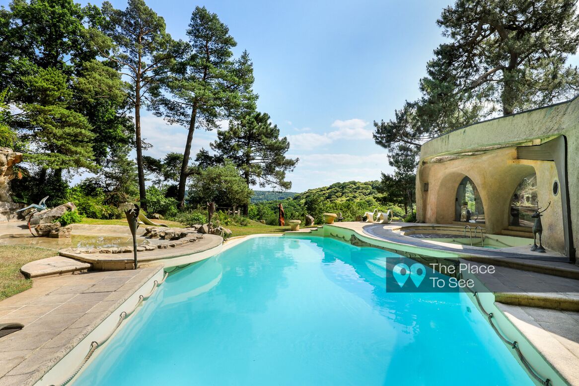 Outdoor swimming pool