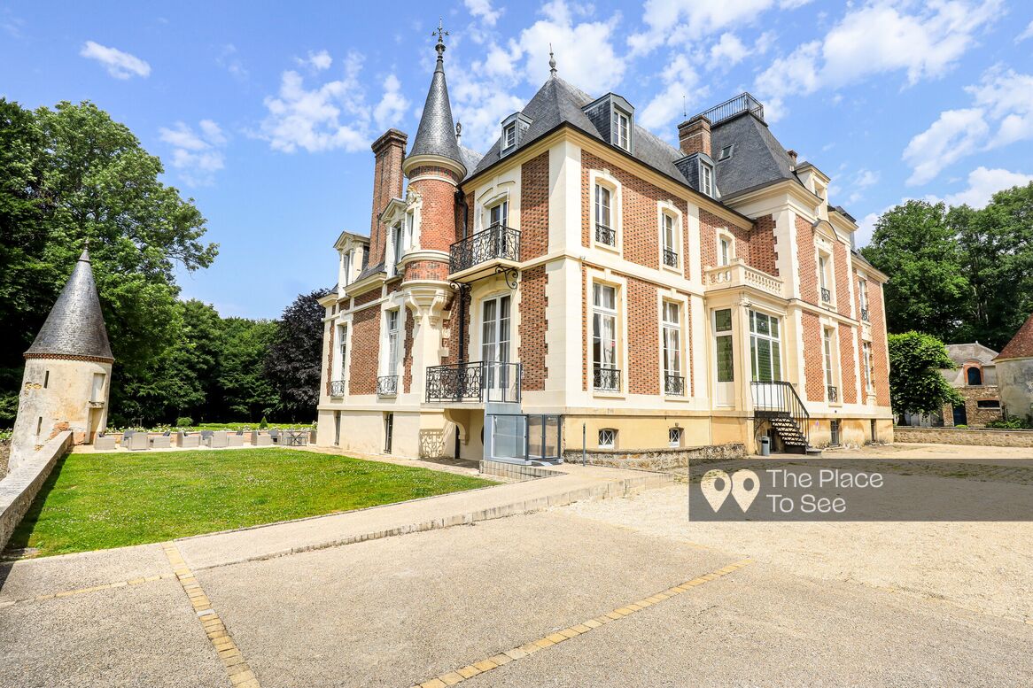 Cour