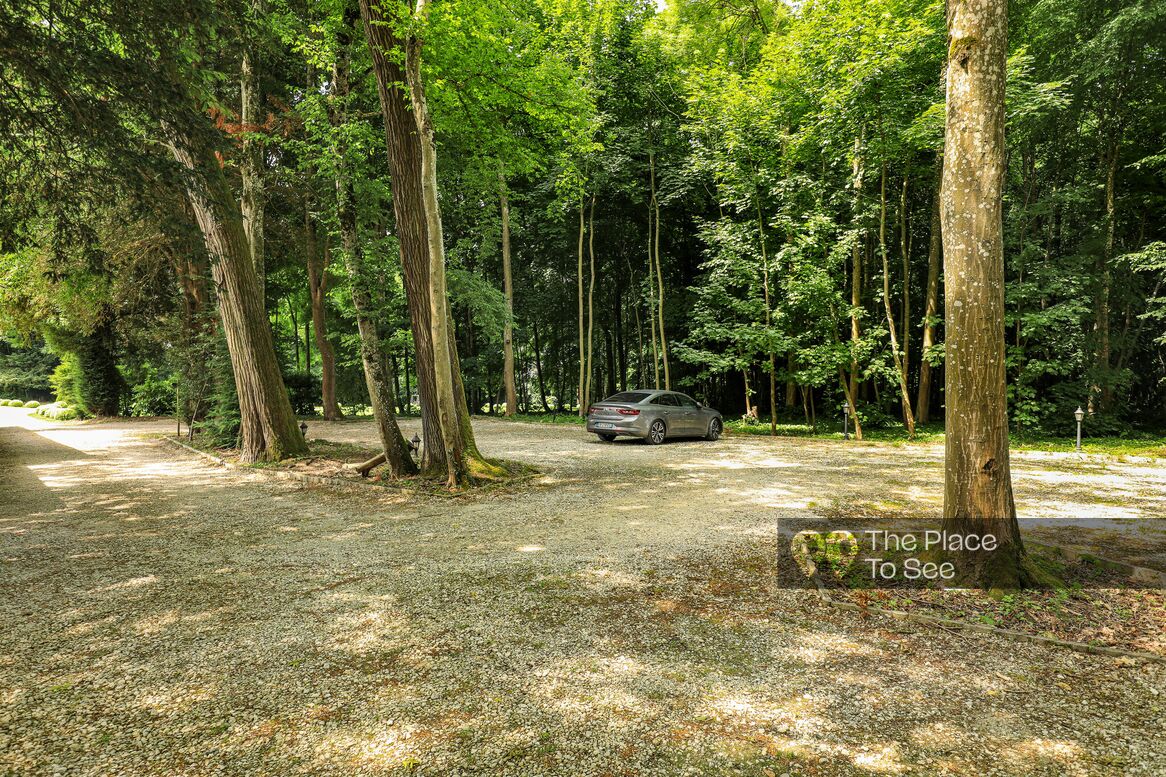 Parking Exterieur