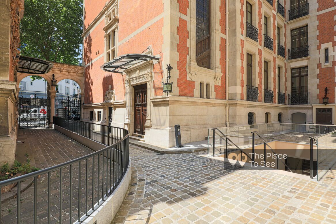 Cour