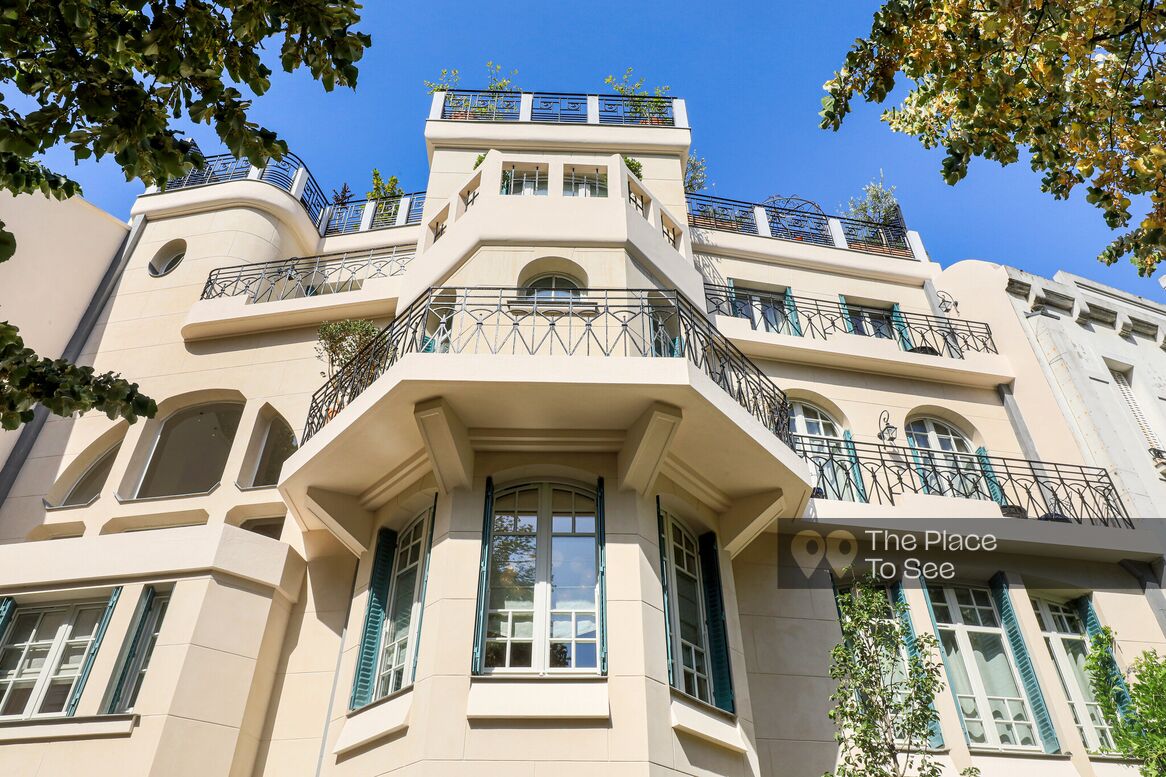 Façade