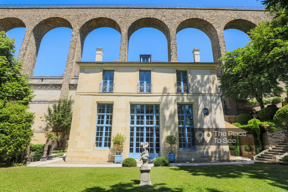 Façade