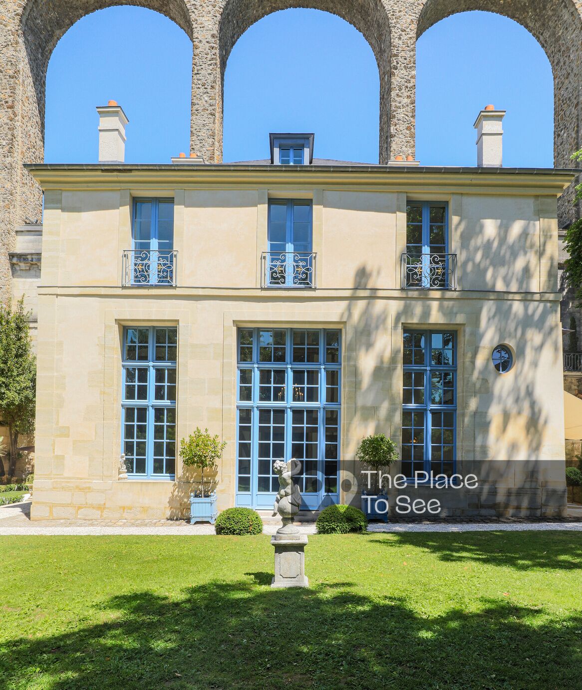 Façade