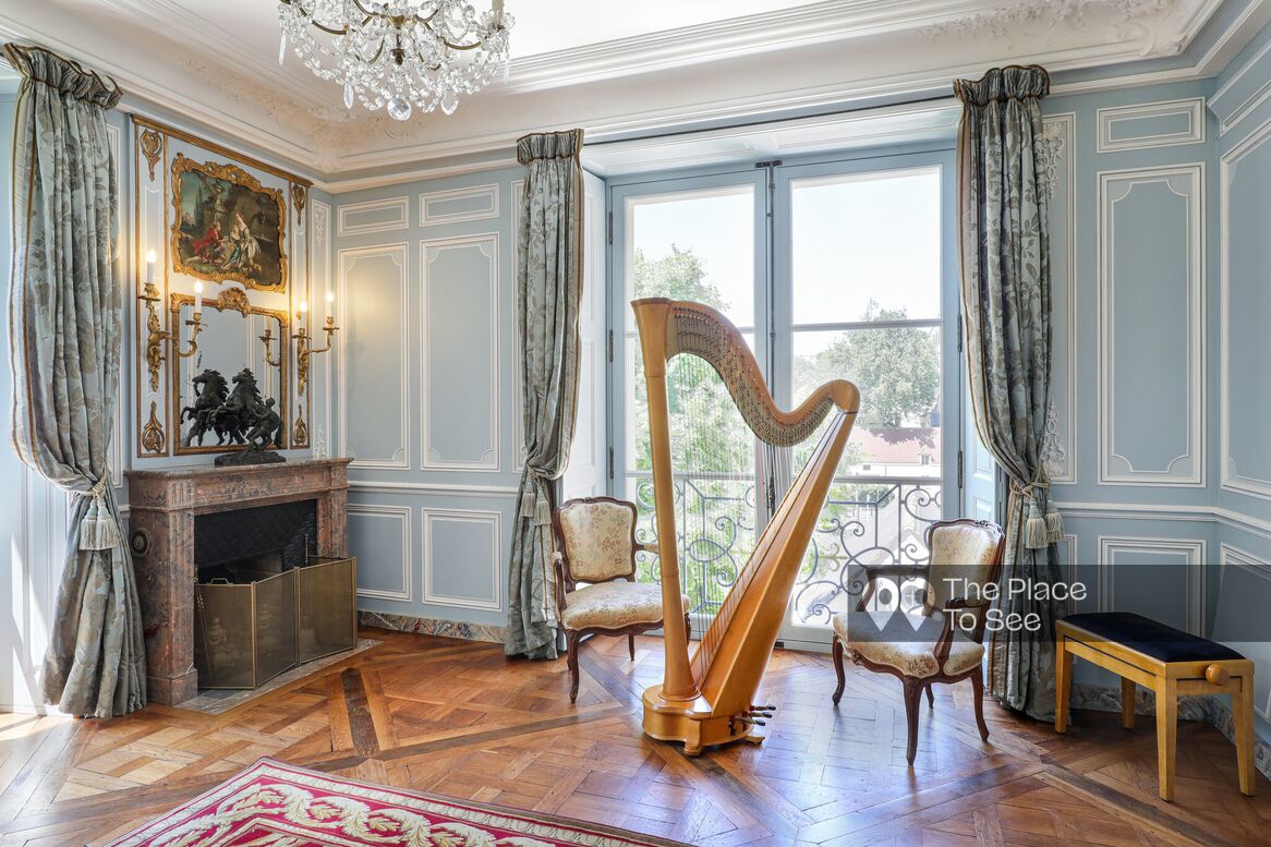 Salon