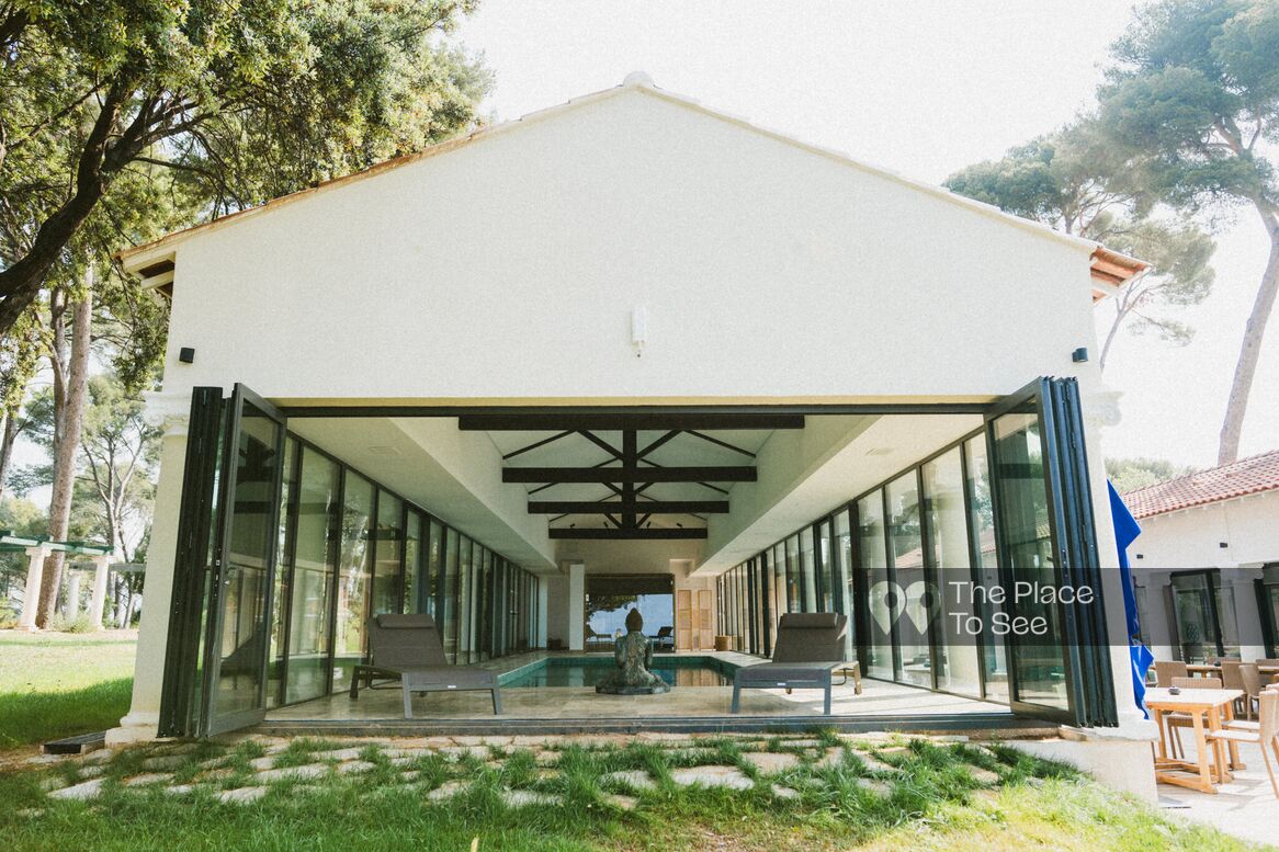 Piscine intérieure