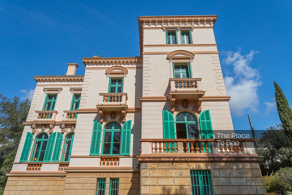 Façade