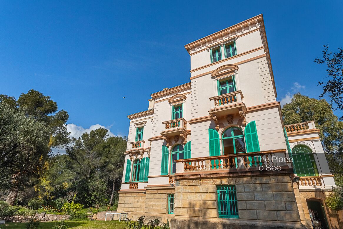 Façade
