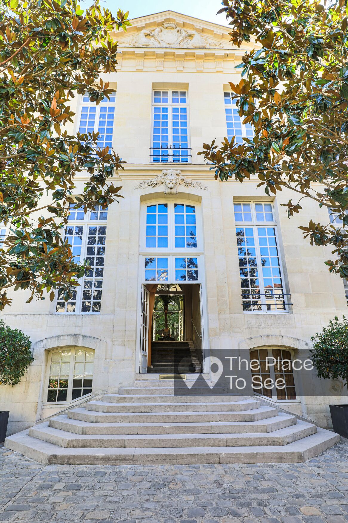 Façade