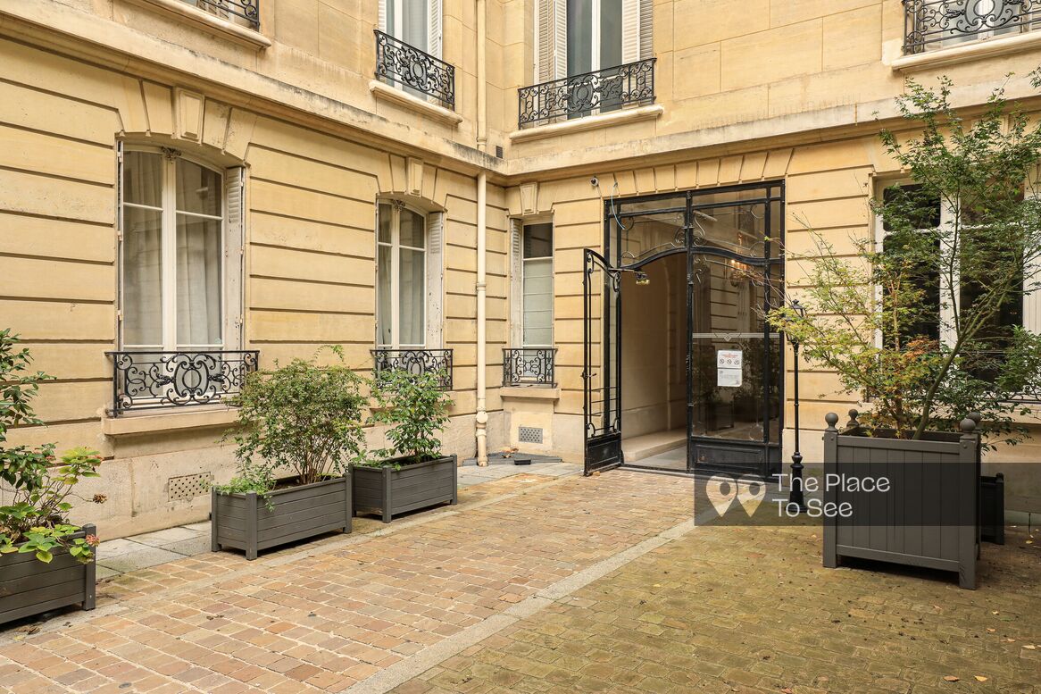 Cour