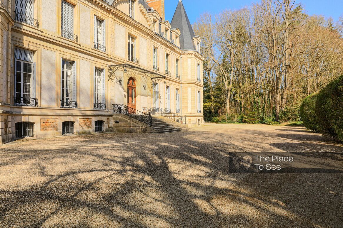 Cour