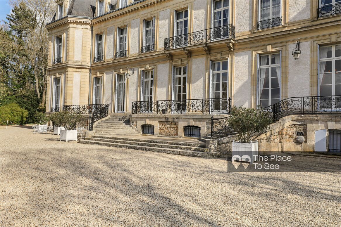 Cour