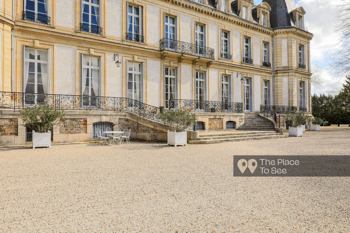 Cour