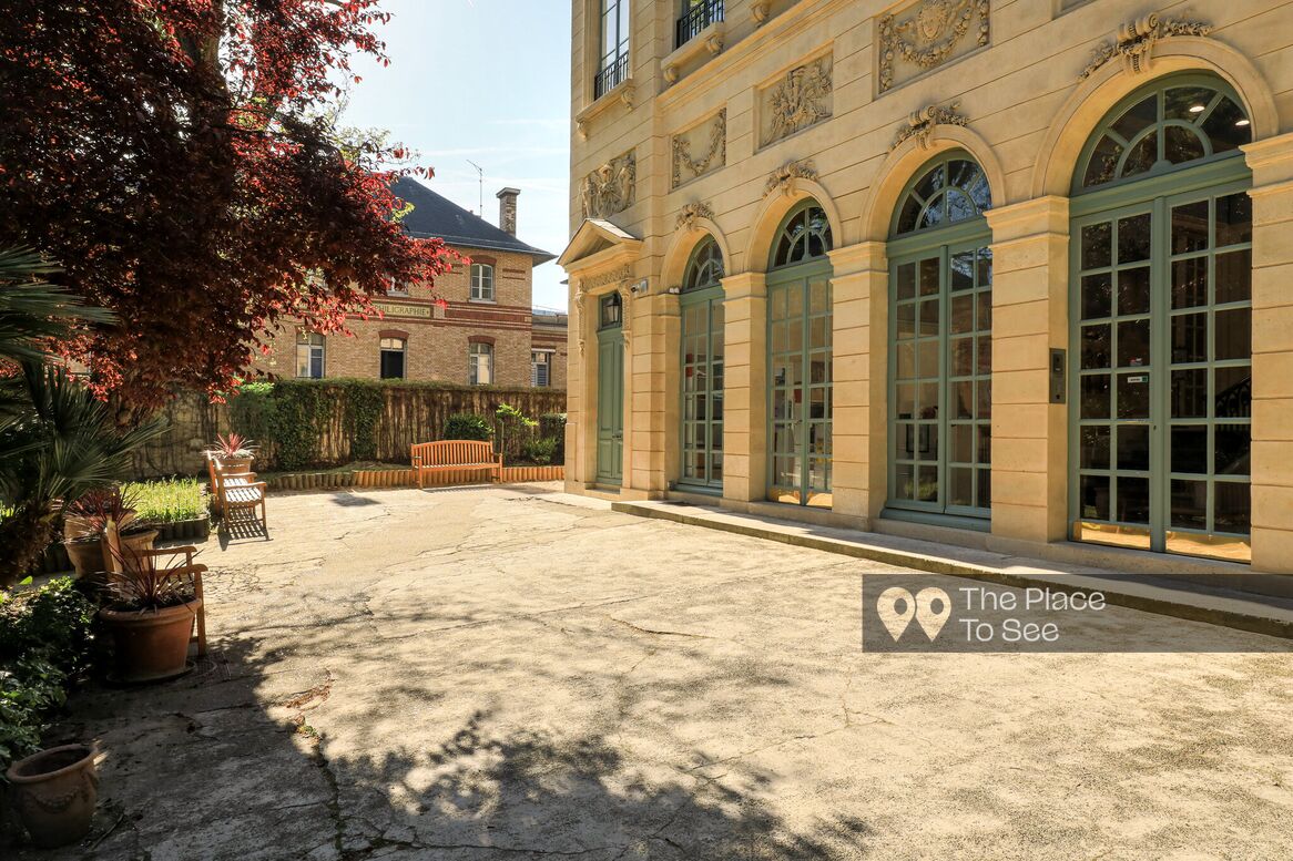 Cour