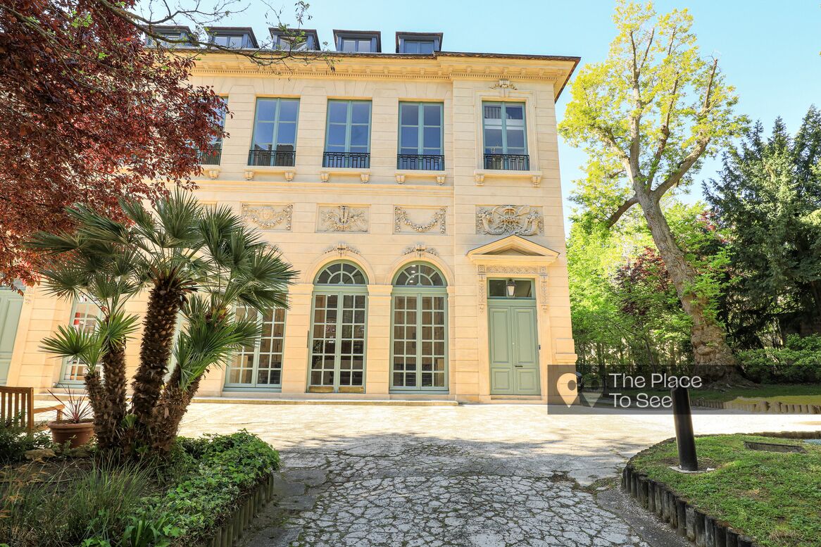 Cour