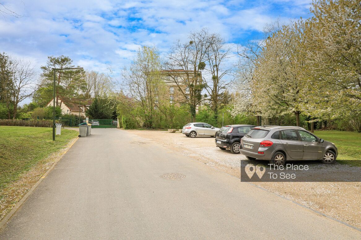 Parking Exterieur