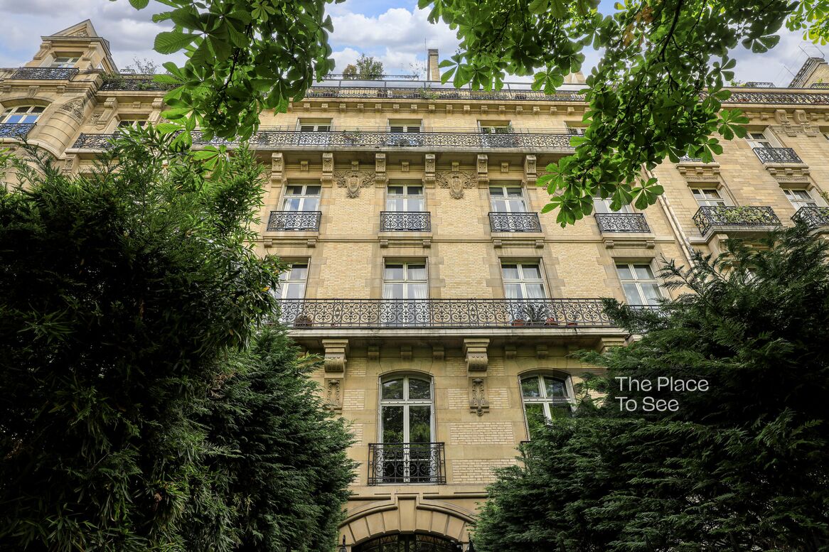 Façade