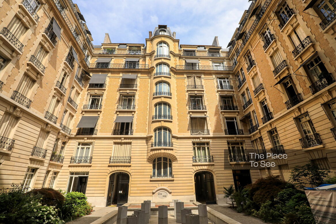 Façade