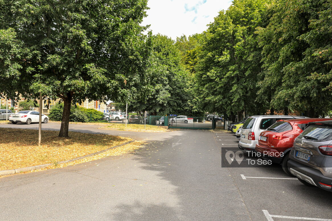 Parking Exterieur