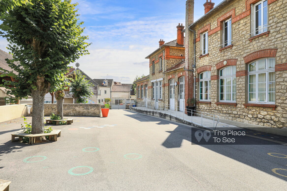 Cour