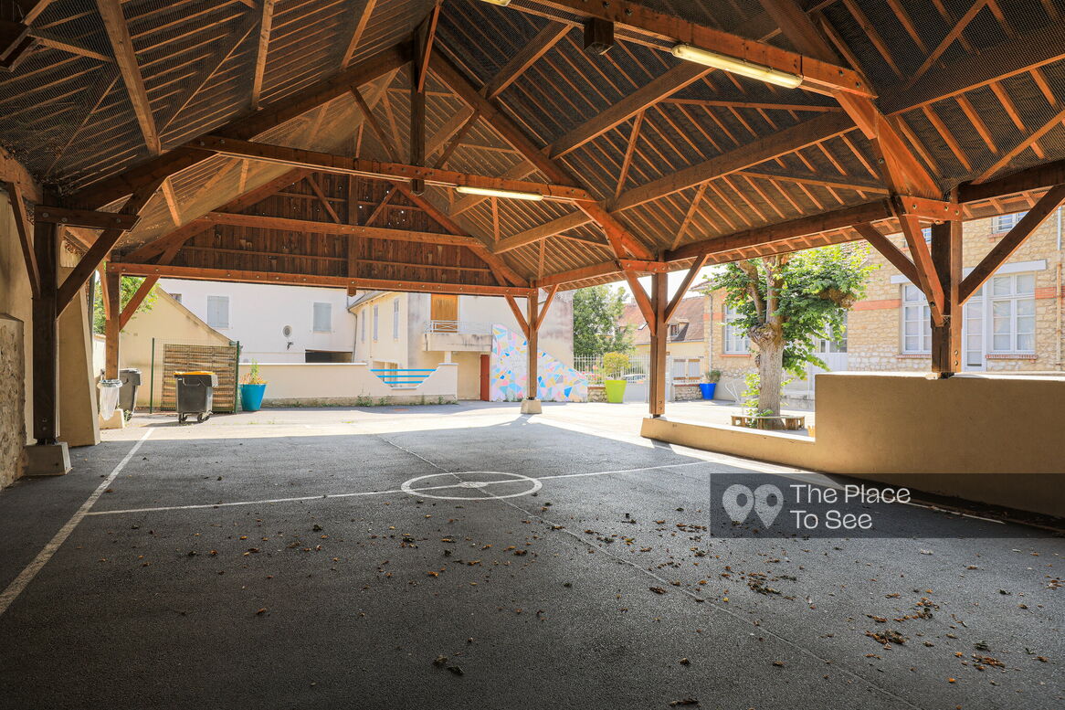 Cour
